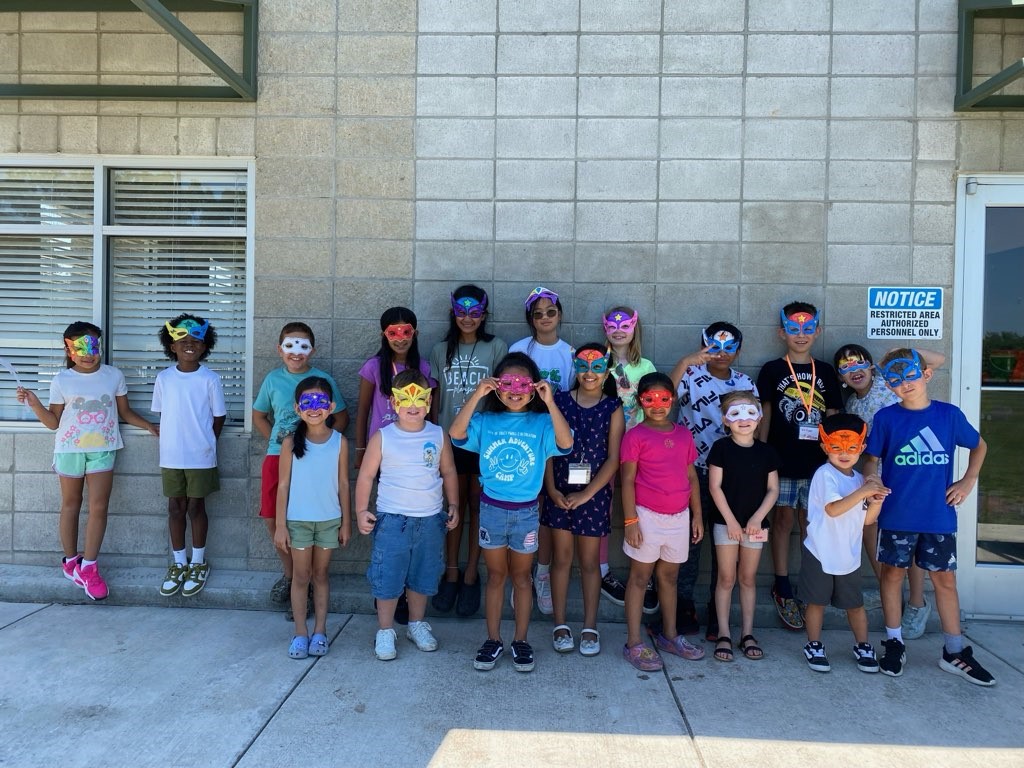 Summer adventure camps for kids group photo
